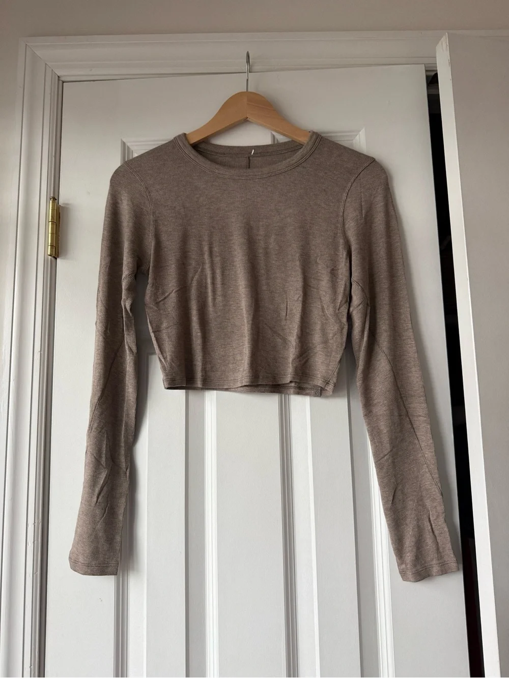 Lululemon Hold Tight Straight Hem Cropped Long Sleeve Shirt Warm Ash Gray